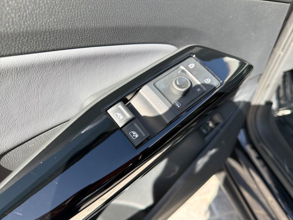 Certified 2023 Volkswagen ID.4 Pro S AWD/4WD image 13