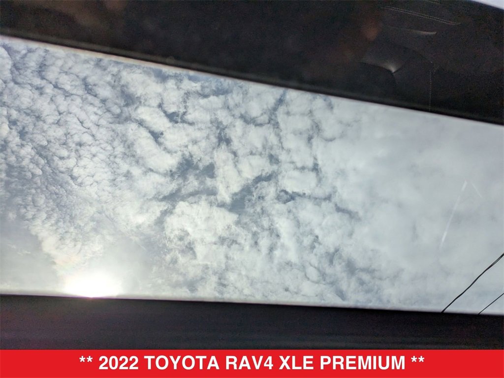 Used 2022 Toyota RAV4 XLE Premium image 65