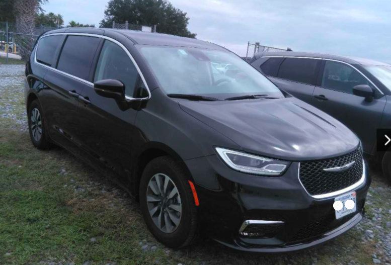 Used 2023 Chrysler Pacifica Touring-L