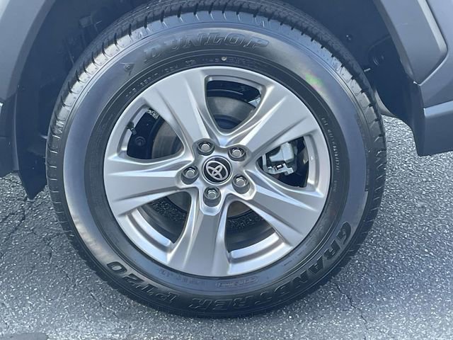 Used 2025 Toyota RAV4 XLE FWD image 7