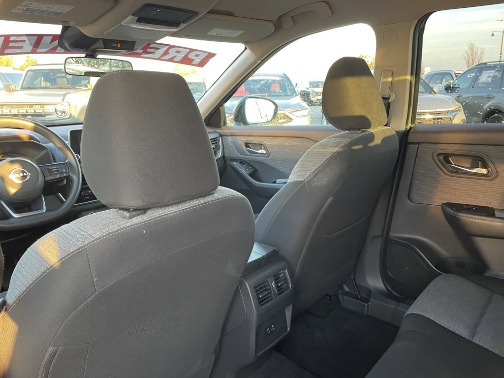 Used 2023 Nissan Rogue SV image 26