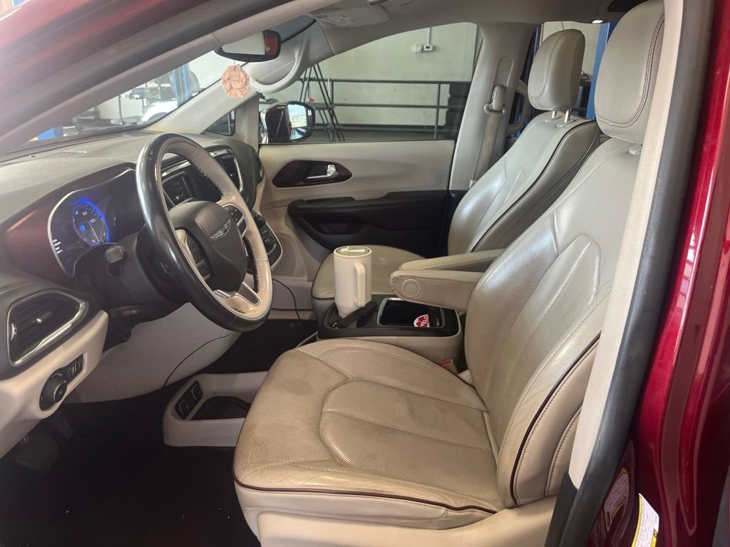 Used 2020 Chrysler Pacifica Limited FWD image 4
