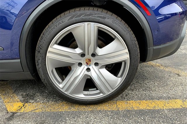 Certified 2024 Porsche Macan 4 Electric image 16