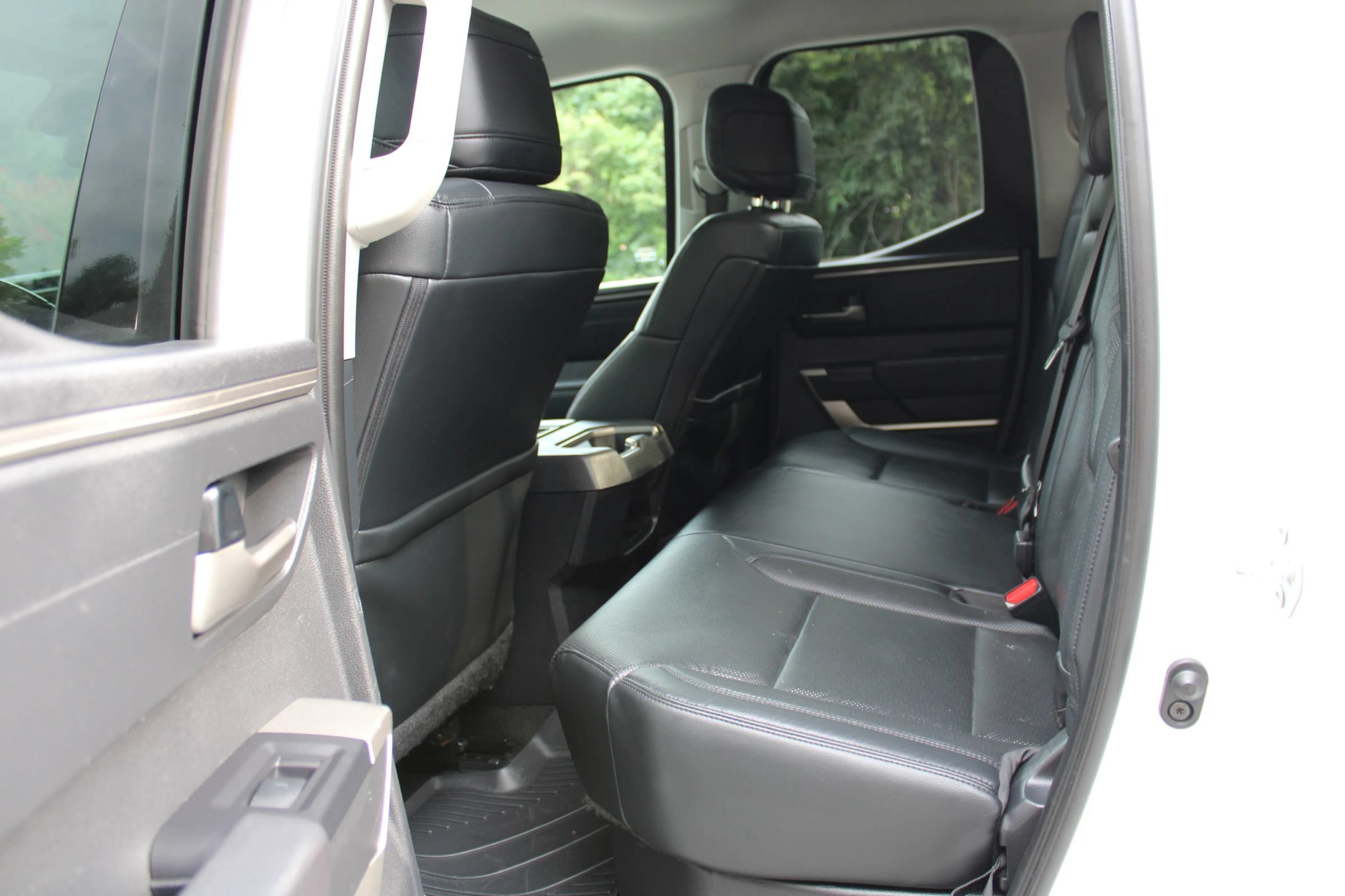 Used 2022 Toyota Tundra SR5 w/ SR5 Premium Package AWD/4WD image 27