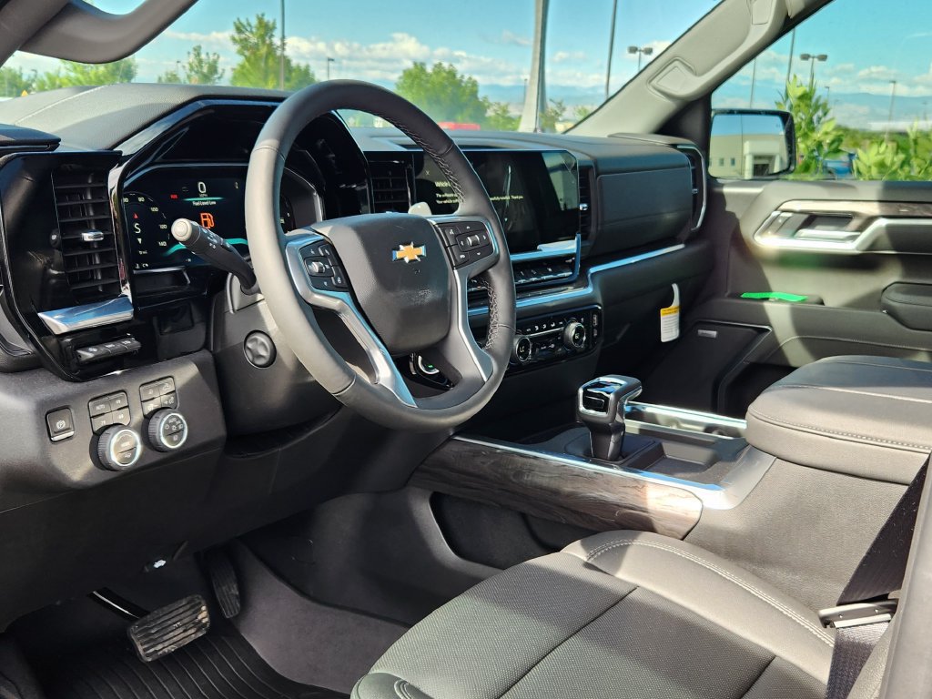New 2026 Chevrolet Silverado 1500 LTZ w/ LTZ Premium Package AWD/4WD image 9