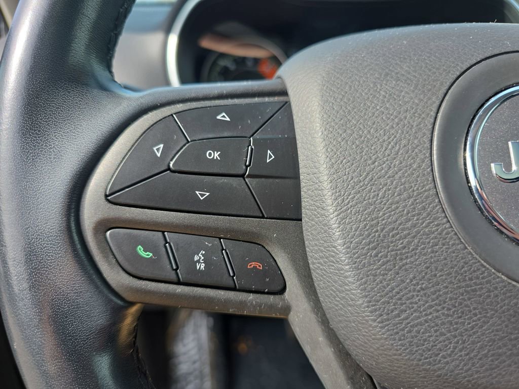 Used 2020 Jeep Cherokee Trailhawk w/ Comfort/Convenience Group image 21