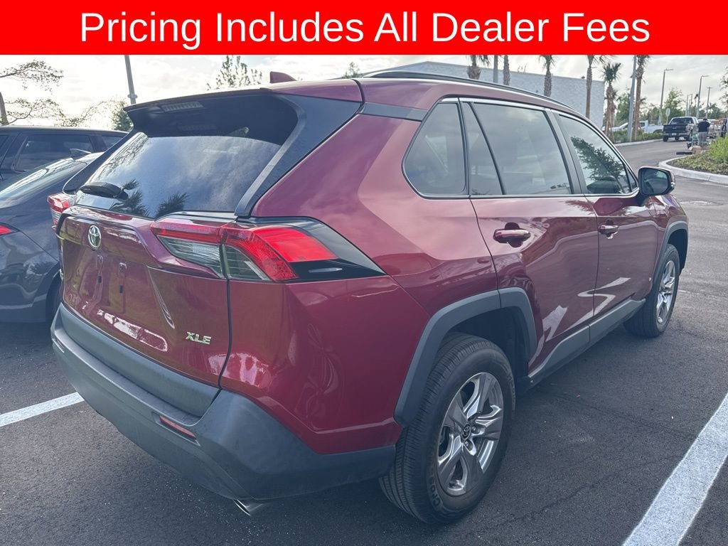 Used 2022 Toyota RAV4 XLE w/ Convenience Package FWD image 5