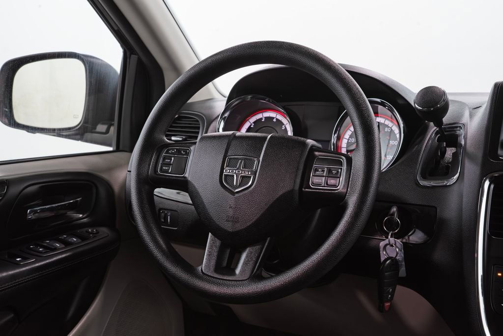 Used 2018 Dodge Grand Caravan SE w/ UConnect Hands-Free Group FWD image 23