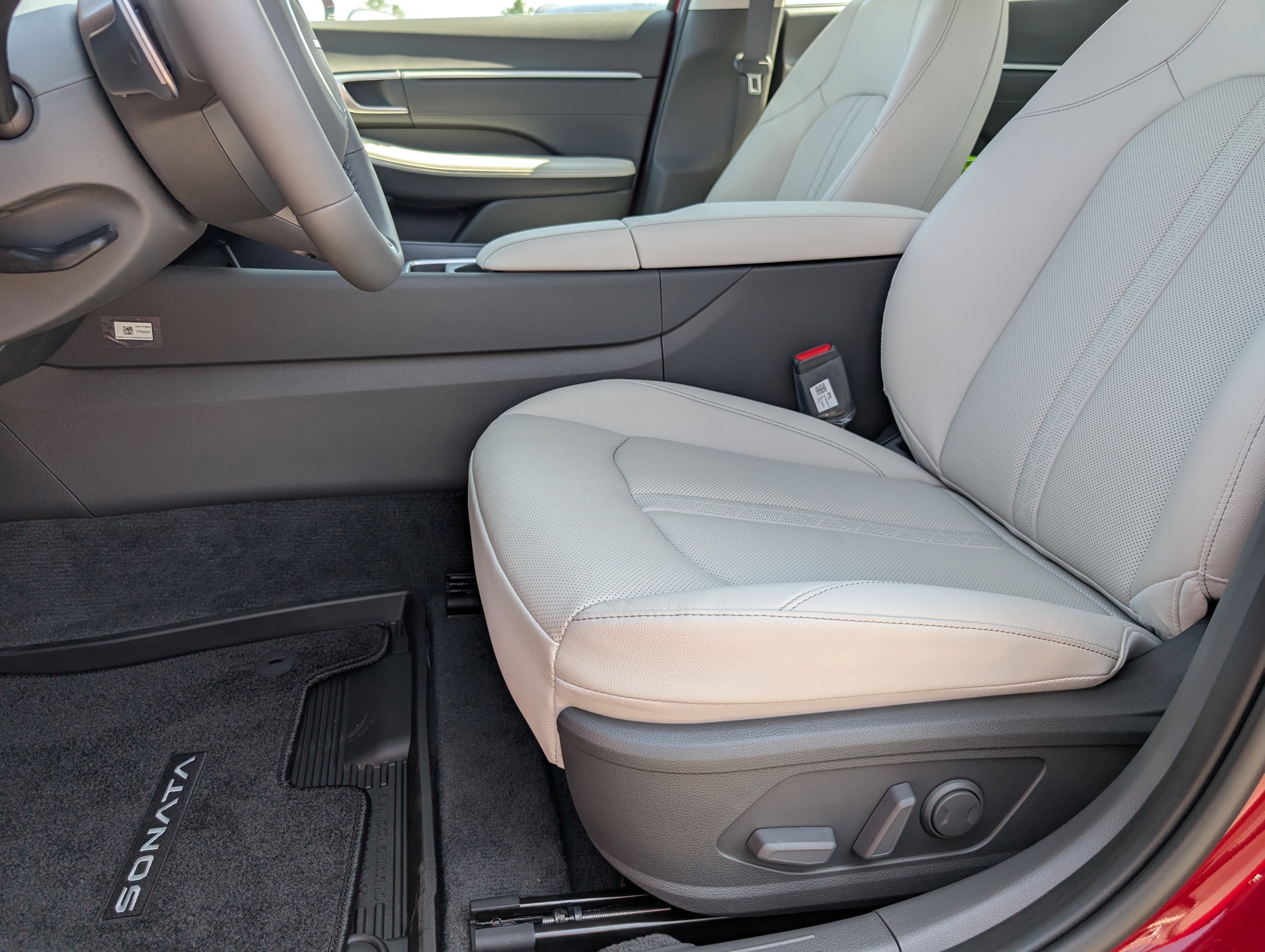 New 2025 Hyundai Sonata Limited image 14