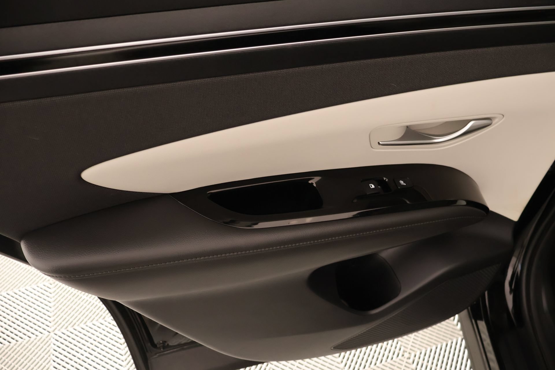 Certified 2024 Hyundai Tucson Limited AWD/4WD image 18