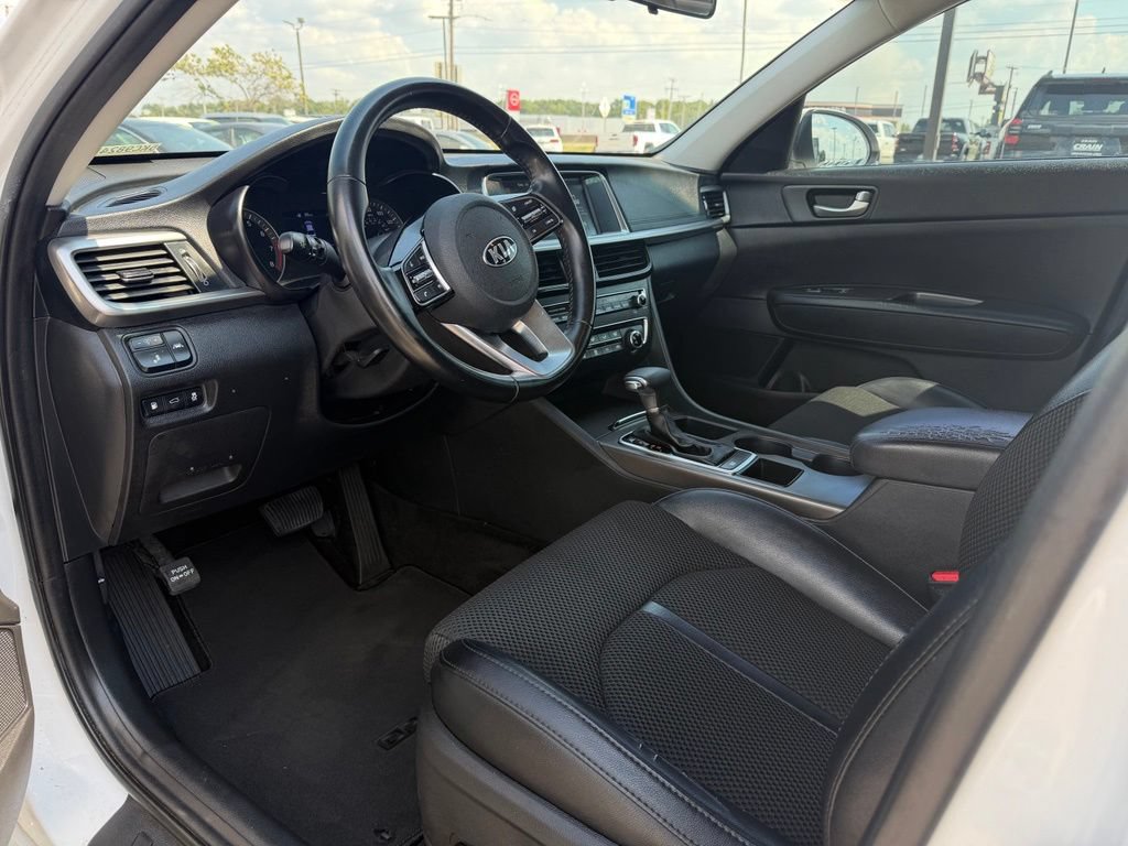 Used 2020 Kia Optima S FWD image 9