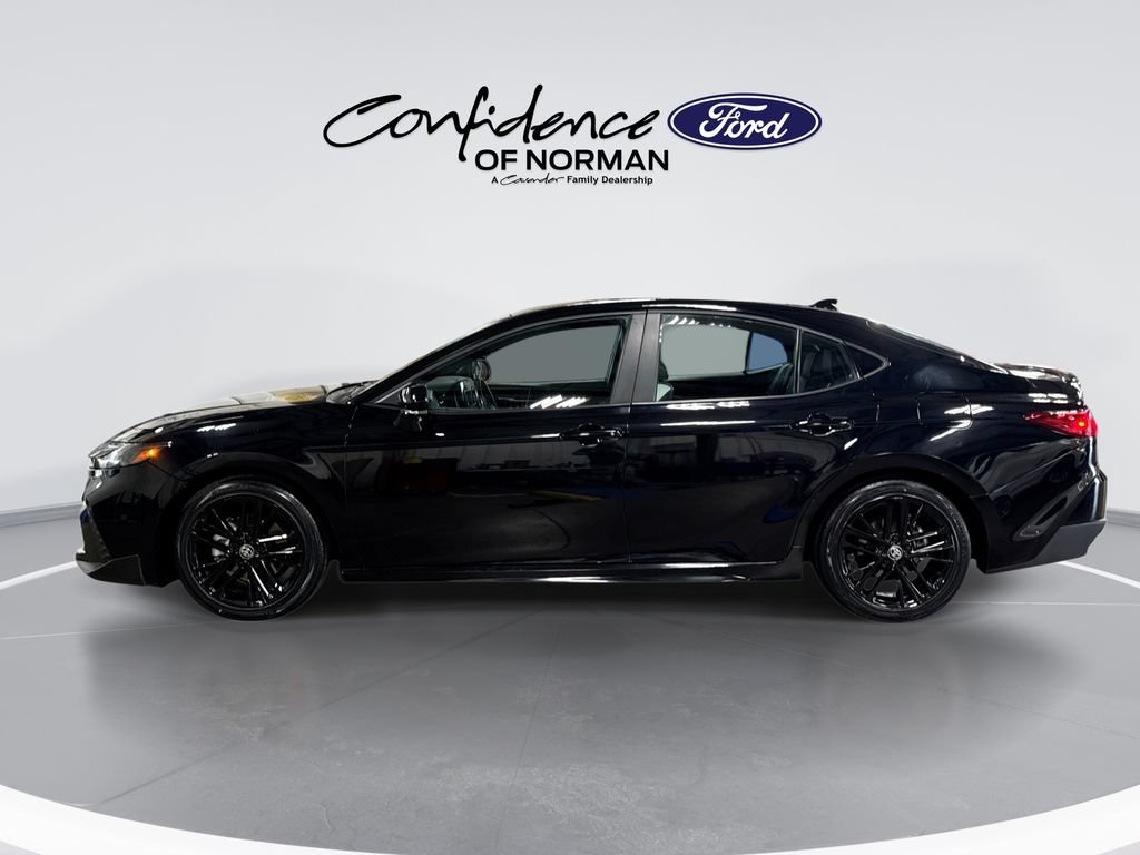 Used 2025 Toyota Camry SE FWD image 5