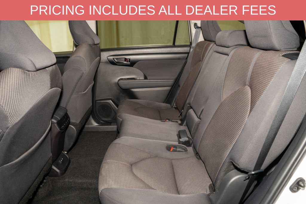 Certified 2025 Toyota Highlander LE AWD/4WD image 9