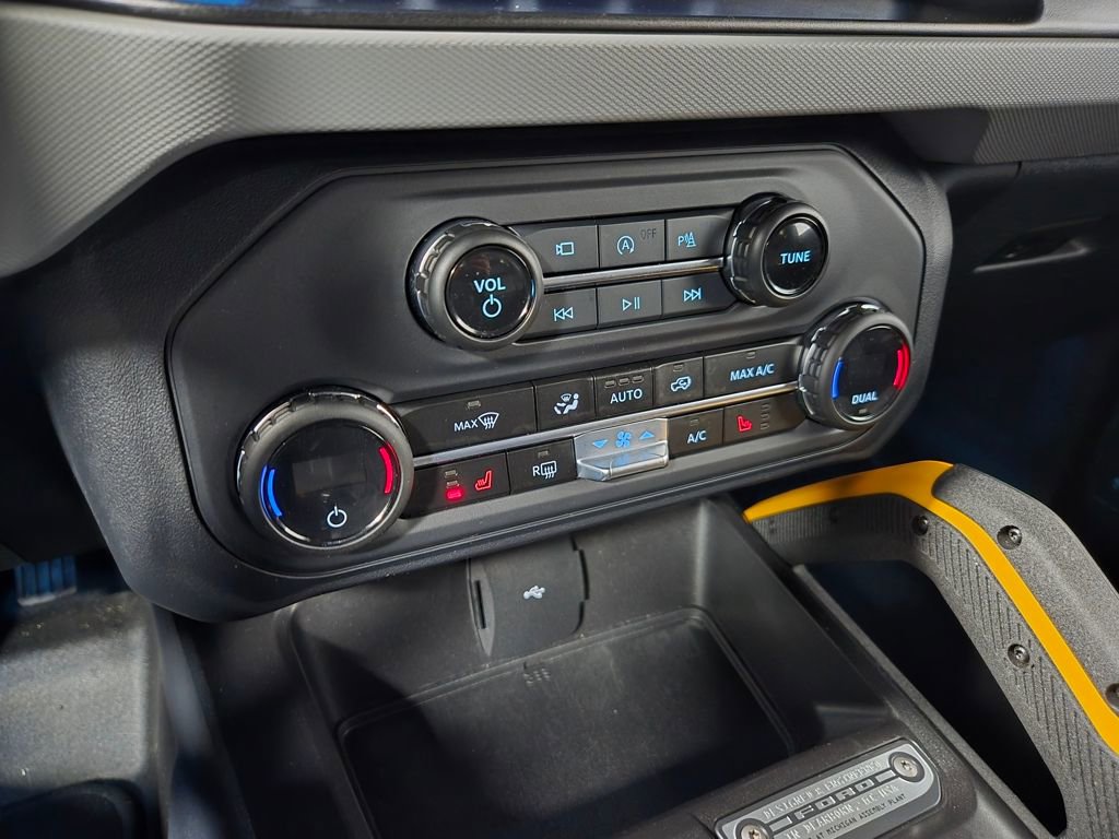 Used 2023 Ford Bronco Badlands image 26