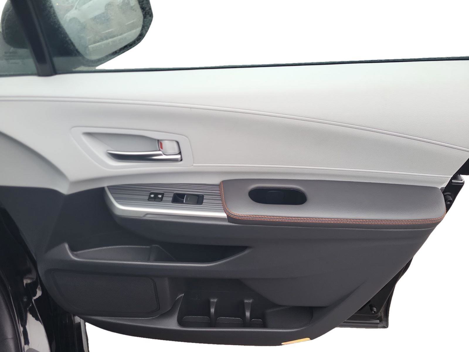 Used 2023 Toyota Sienna XLE image 27