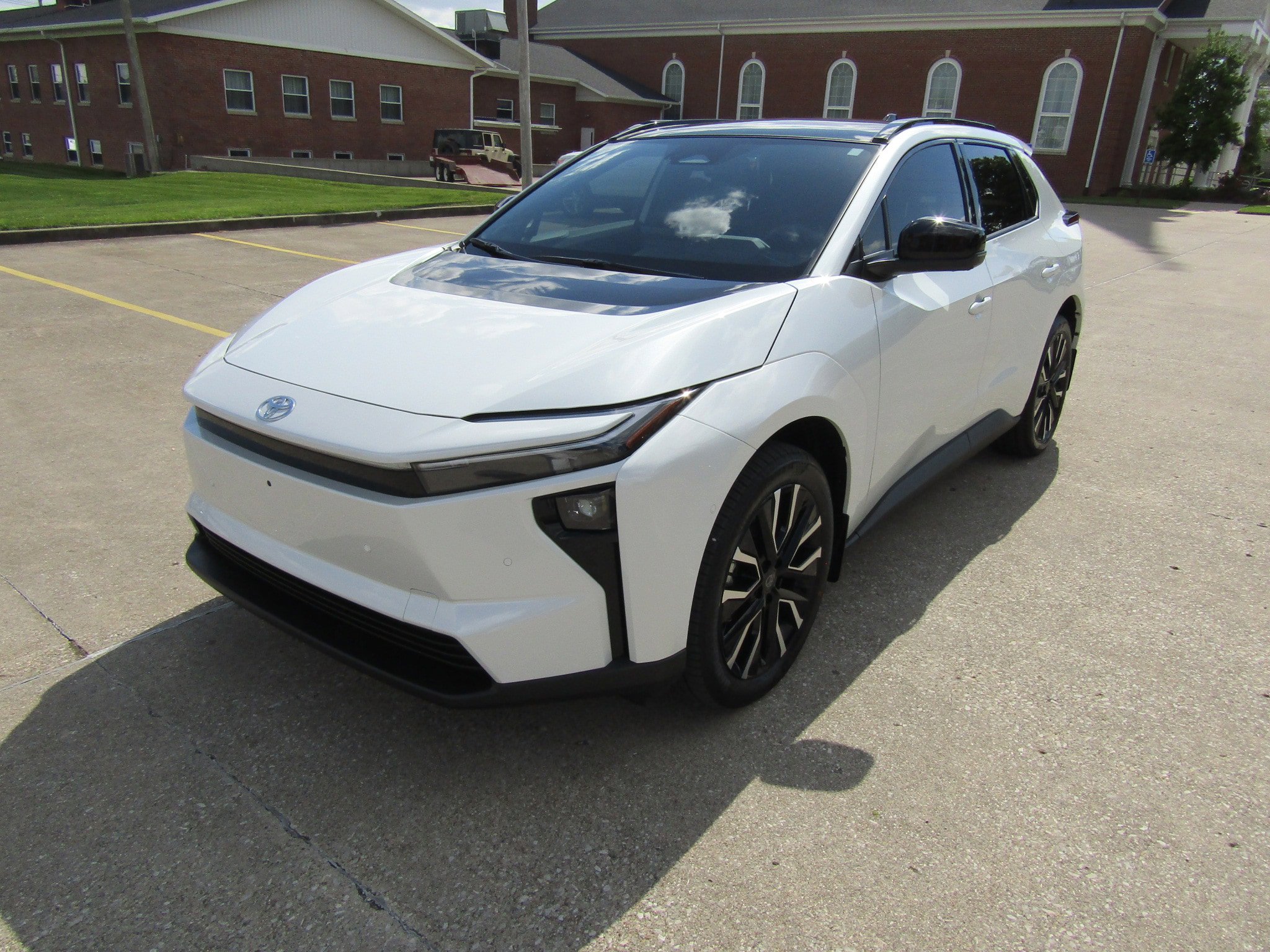 Used 2026 Toyota bZ AWD/4WD image 7