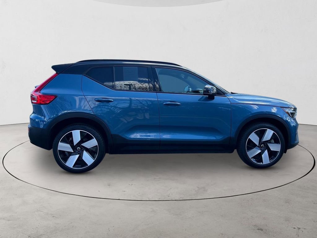 Certified 2023 Volvo XC40 Recharge Ultimate AWD/4WD image 6