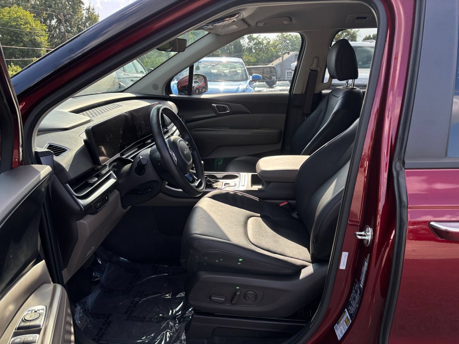 Used 2026 Kia Carnival FWD image 29