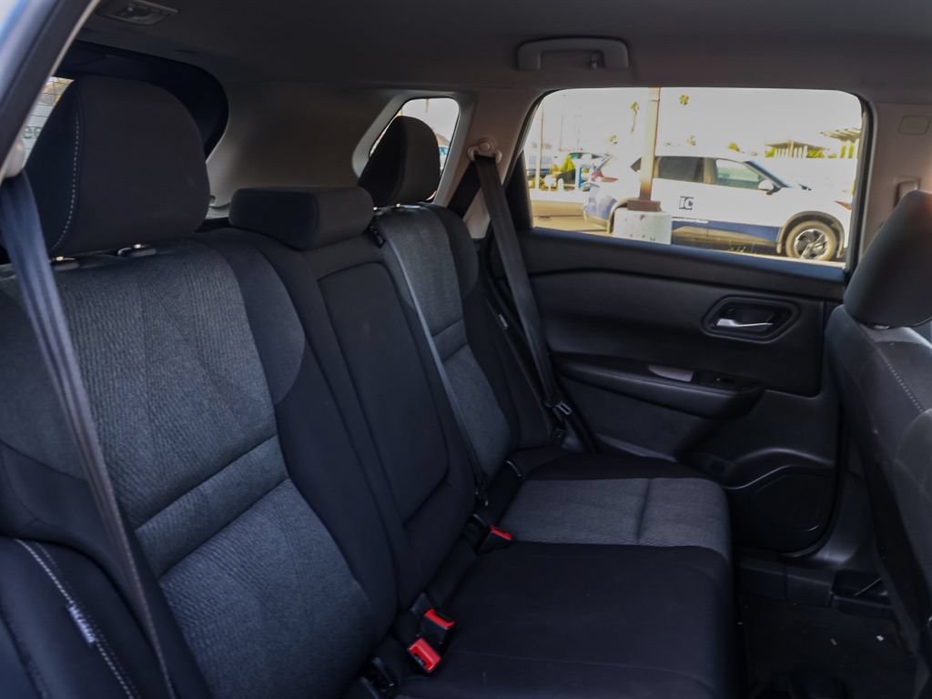Used 2024 Nissan Rogue SV FWD image 18