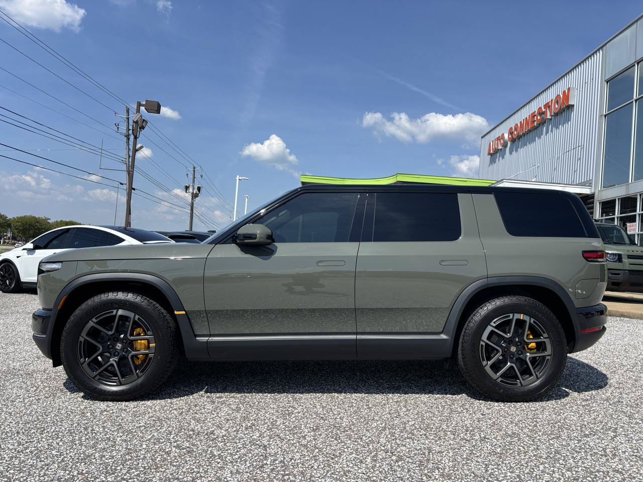 Used 2027 Rivian R2 Performance Dual AWD/4WD image 3