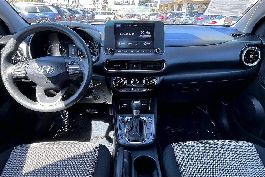 Certified 2022 Hyundai Kona SE AWD/4WD image 11