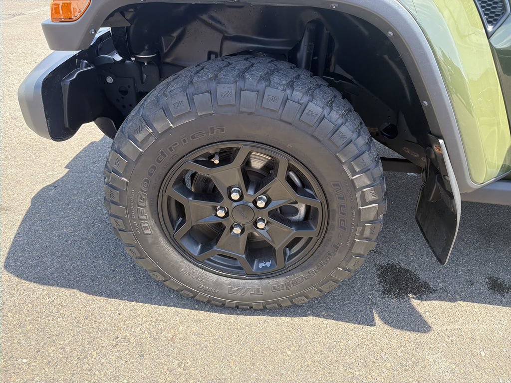 Used 2023 Jeep Gladiator Sport AWD/4WD image 30