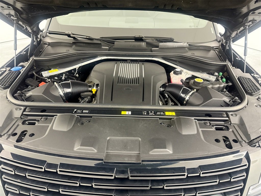 Used 2024 Land Rover Range Rover Long Wheelbase SE image 30