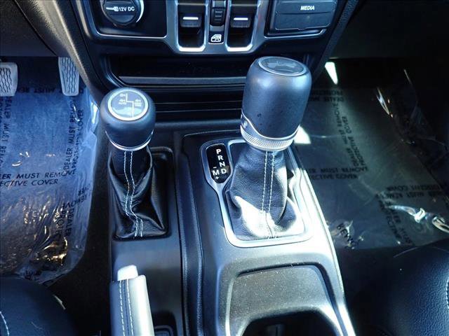 Used 2022 Jeep Wrangler Unlimited Sahara w/ Cold Weather Group image 20