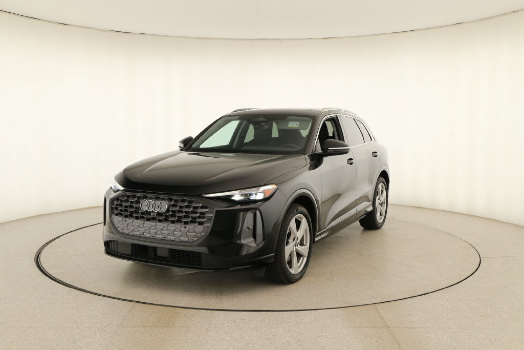 Certified 2025 Audi Q5 Prestige AWD/4WD image 12