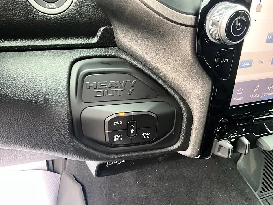 New 2026 RAM 2500 Tradesman AWD/4WD image 19