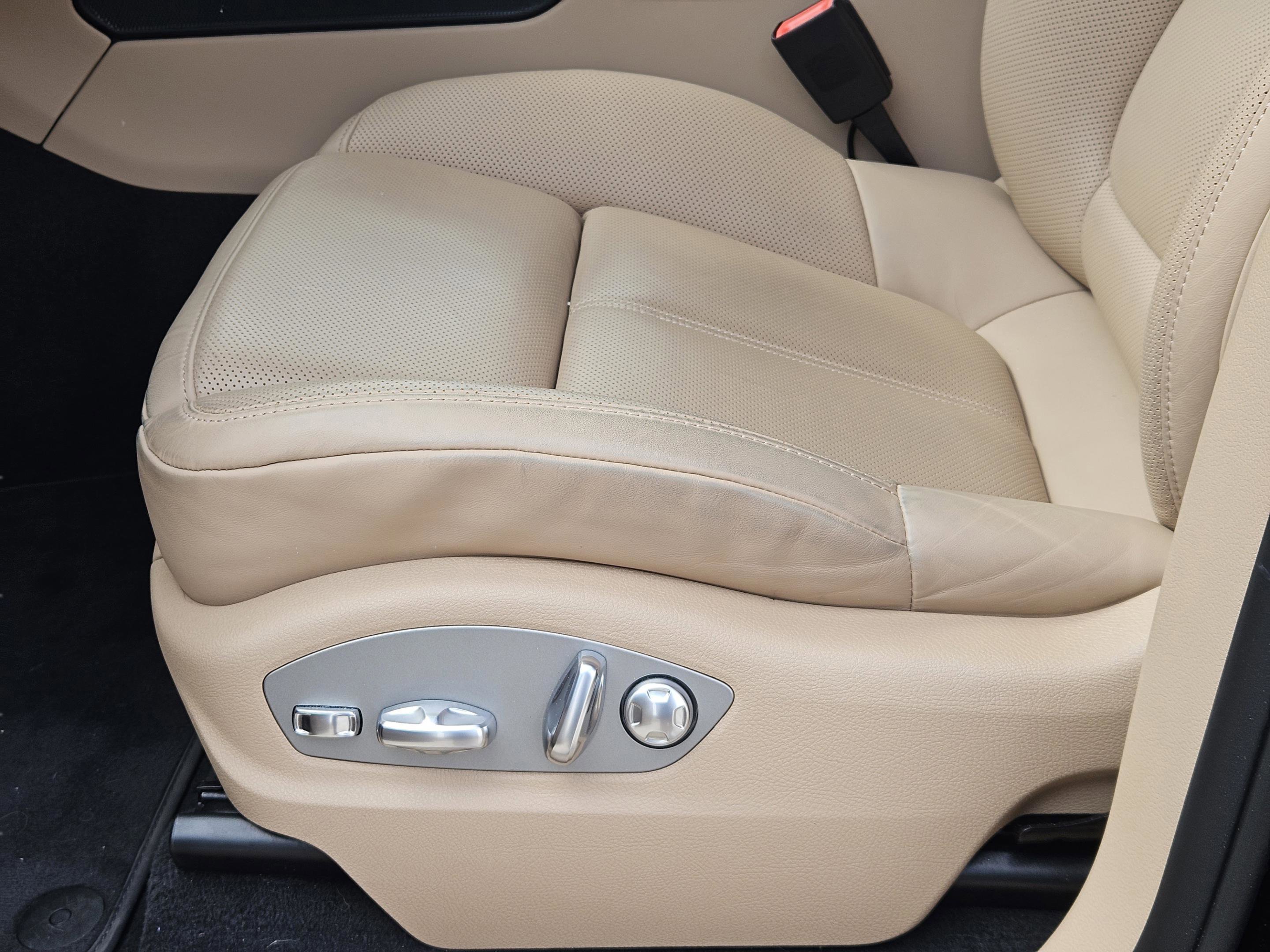 Certified 2026 Porsche Macan AWD/4WD image 23