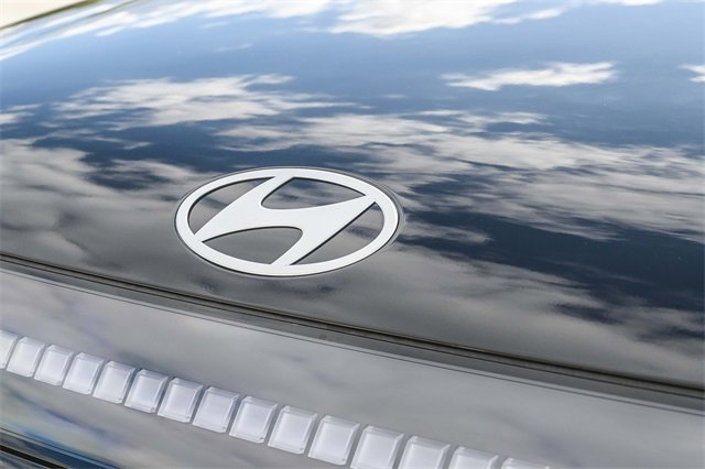 New 2026 Hyundai Ioniq 9 SEL image 13