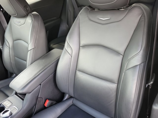 Used 2025 Cadillac XT4 Premium Luxury image 7