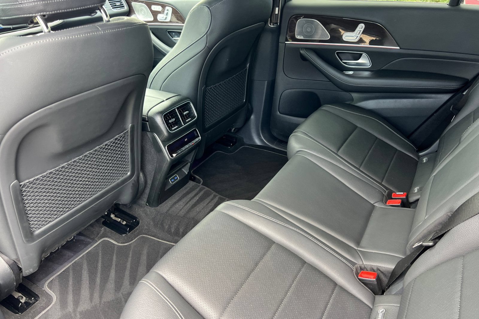Used 2025 Mercedes-Benz GLS 450 4MATIC image 4