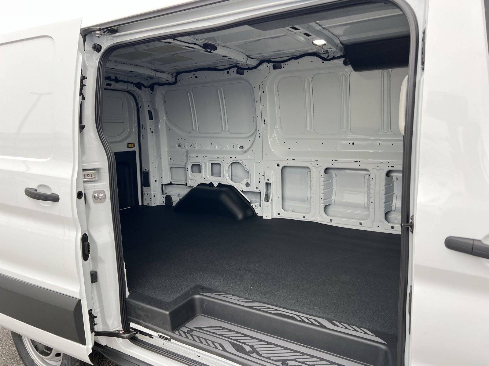 New 2026 Ford Transit 150 Low Roof image 22