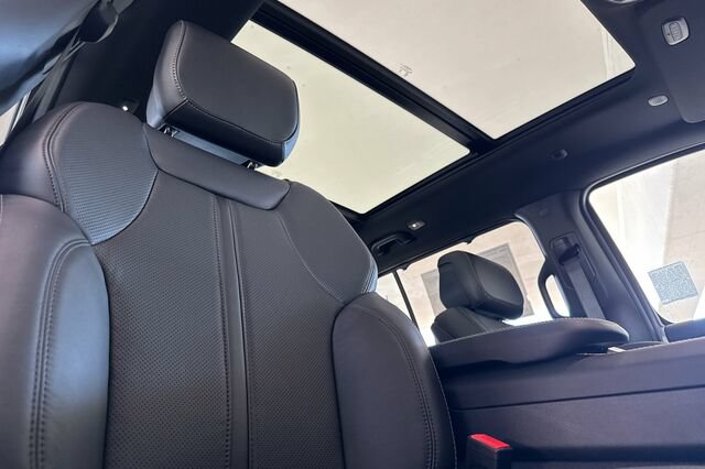 New 2026 Jeep Grand Wagoneer Limited AWD/4WD image 15