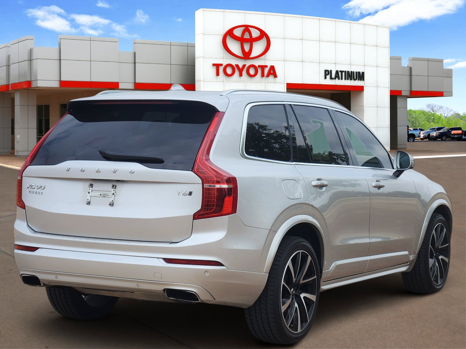Used 2021 Volvo XC90 T6 Momentum w/ Protection Package Premier AWD/4WD image 4