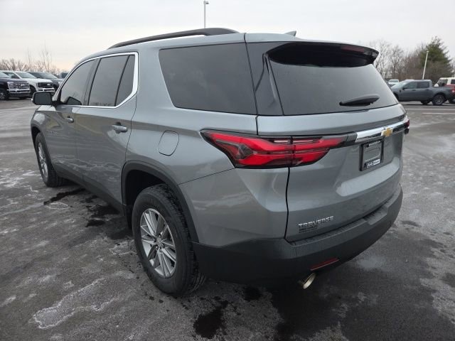 Used 2023 Chevrolet Traverse LT image 3