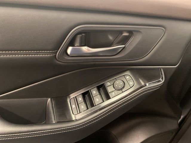 Used 2023 Nissan Rogue SV w/ SV Premium B Package image 20