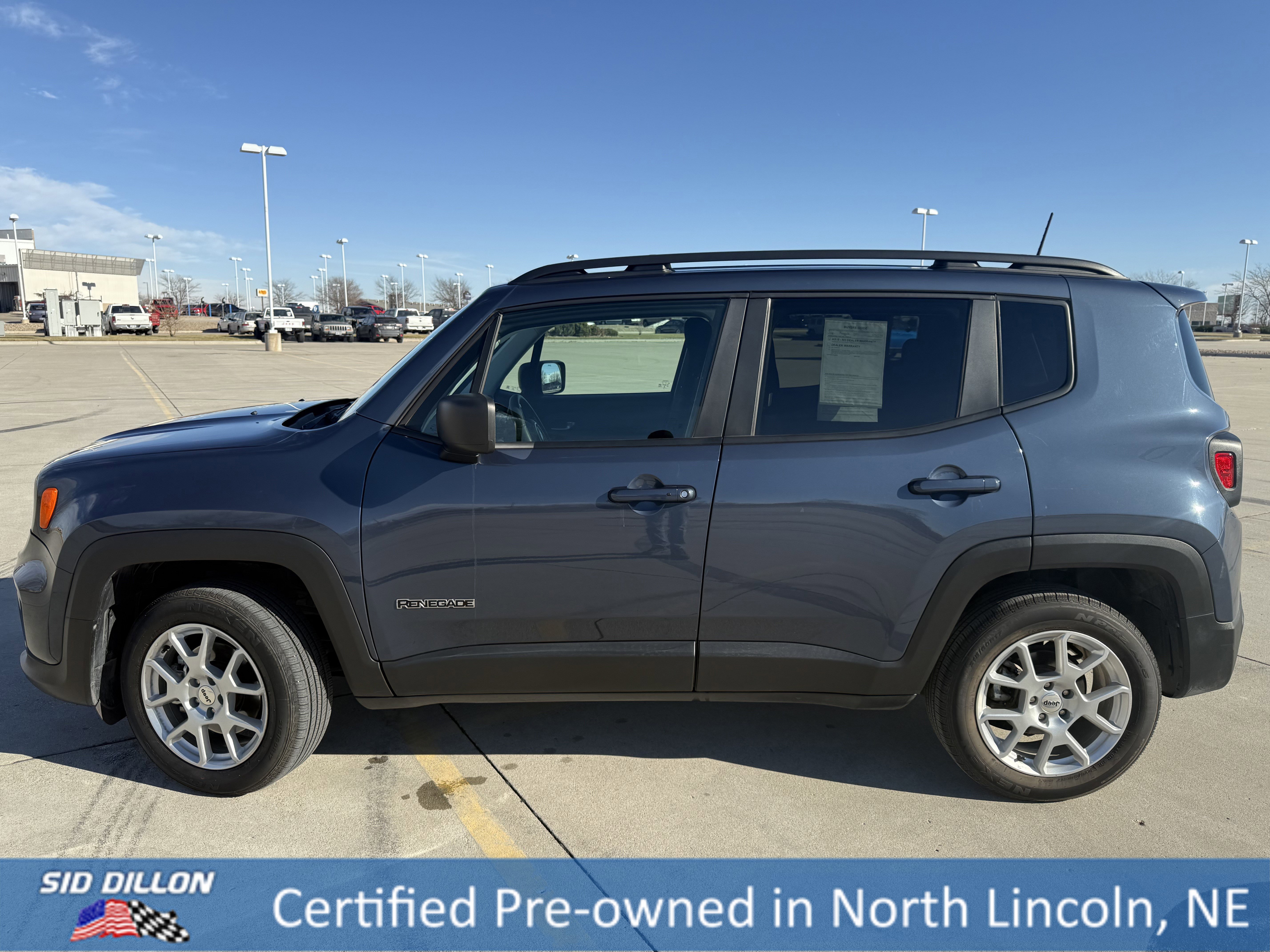 Used 2022 Jeep Renegade Latitude image 2