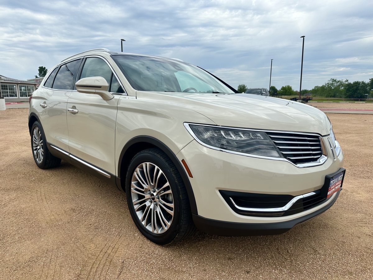 Used 2016 Lincoln MKX Reserve w/ Luxury Package FWD image 6