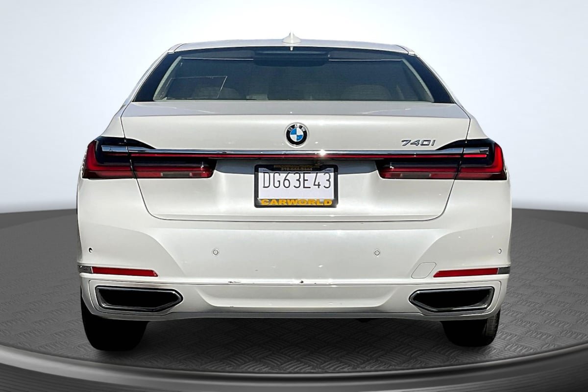 Used 2021 BMW 740i RWD image 4