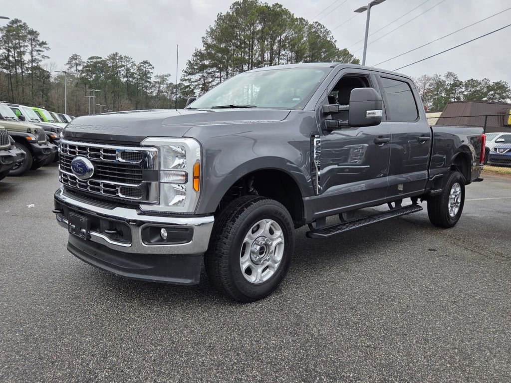 Used 2025 Ford F250 XLT image 3