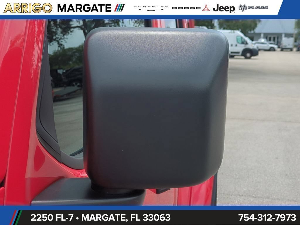 Used 2025 Jeep Wrangler Unlimited Sahara AWD/4WD image 12