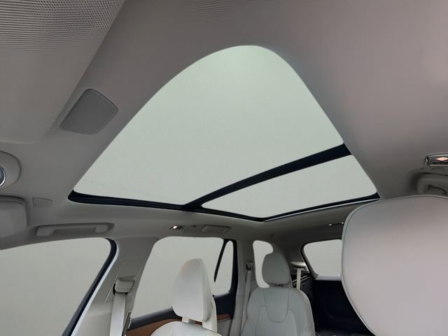 Used 2022 Volvo XC90 T8 Inscription Expression w/ Advanced Package image 22