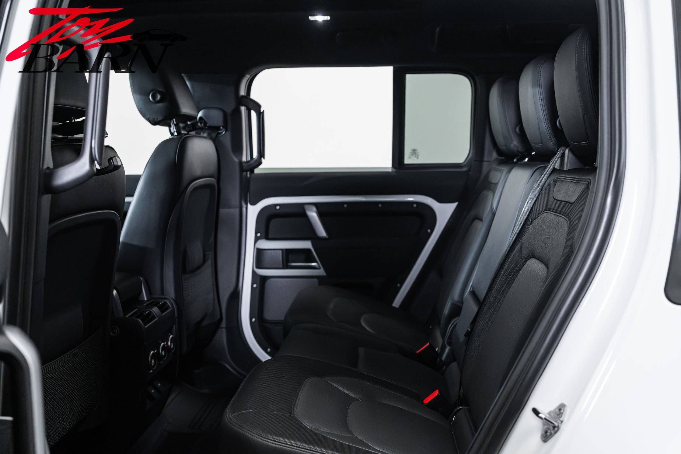Used 2023 Land Rover Defender 110 X-Dynamic SE AWD/4WD image 42