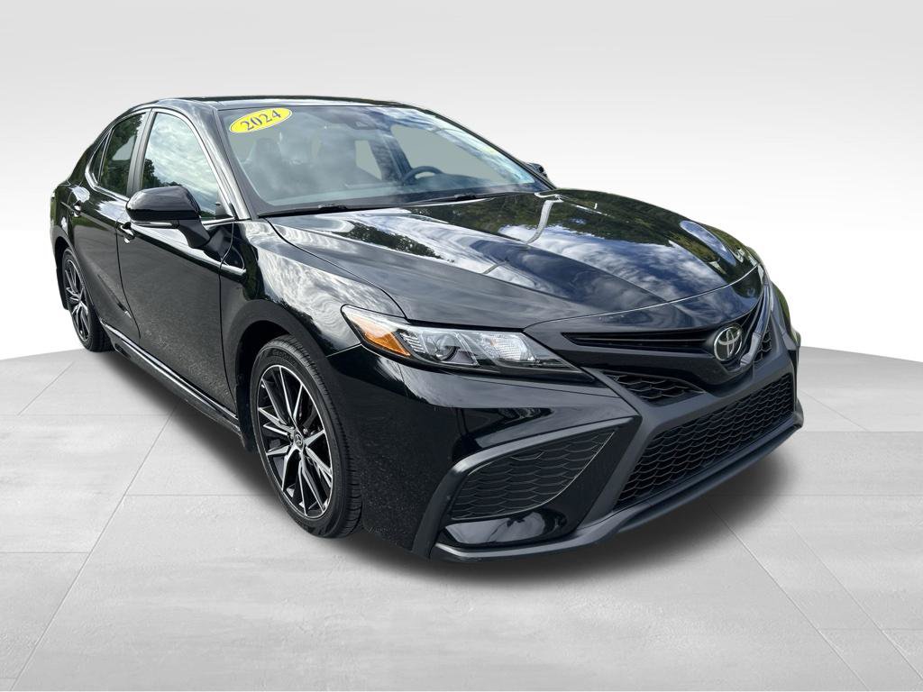 Used 2024 Toyota Camry SE FWD image 7