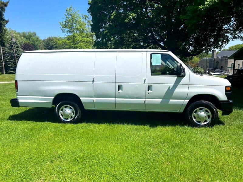 Used 2014 Ford E-250 and Econoline 250 Extended w/ Commercial Cargo Van Package image 6