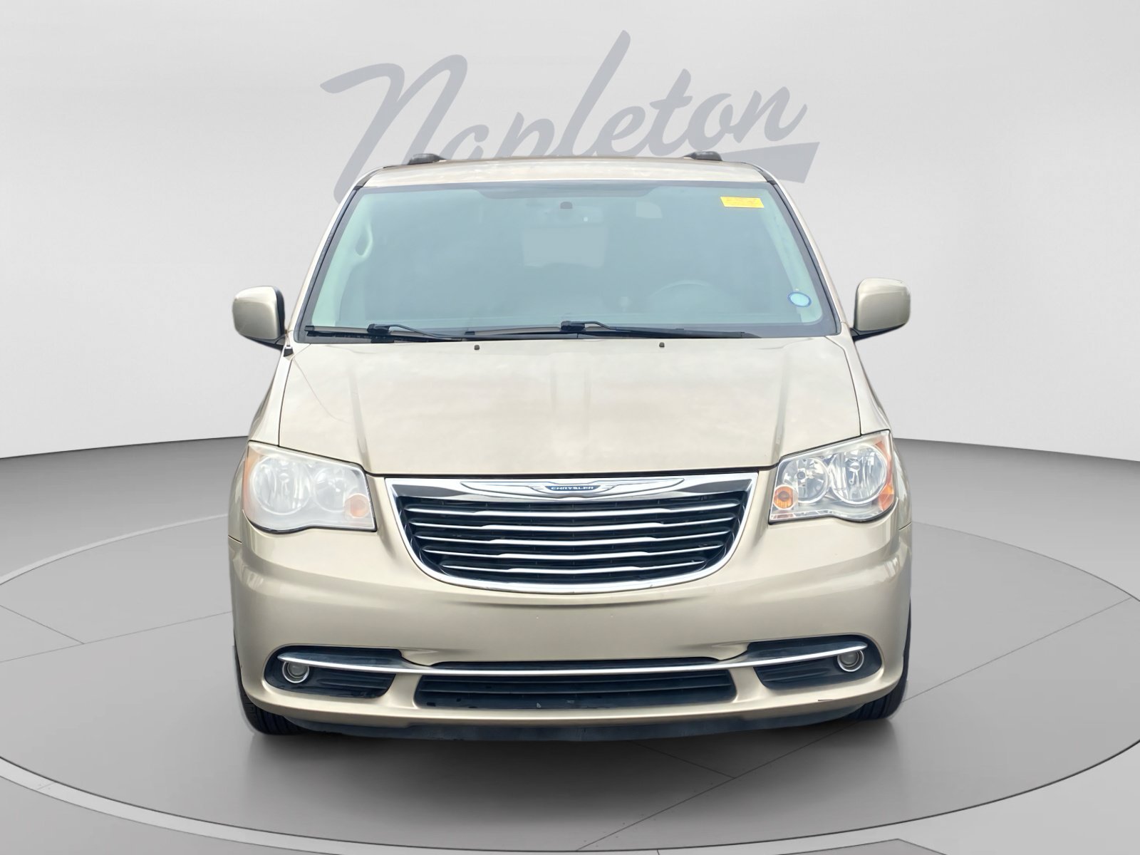 Used 2016 Chrysler Town & Country Touring FWD image 9