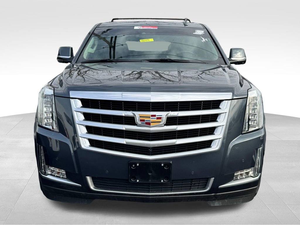 Used 2019 Cadillac Escalade Luxury image 3